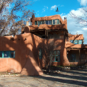 The Art Lover’s Guide to Collecting Fine Art in Santa Fe & Vicinity featured image